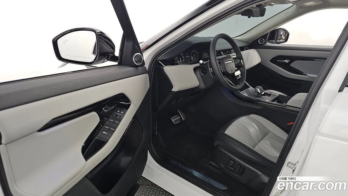 Land Rover Range Rover Evoque — фото 10