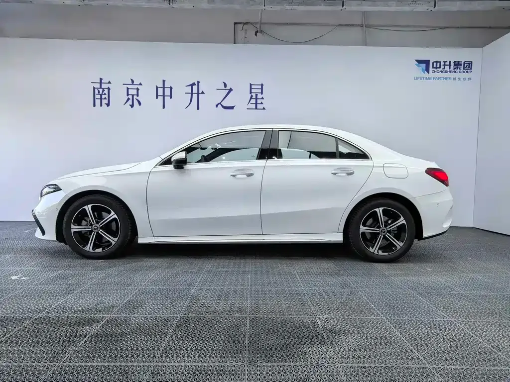 Mercedes-Benz A-Class 2024 из CN, фото 7