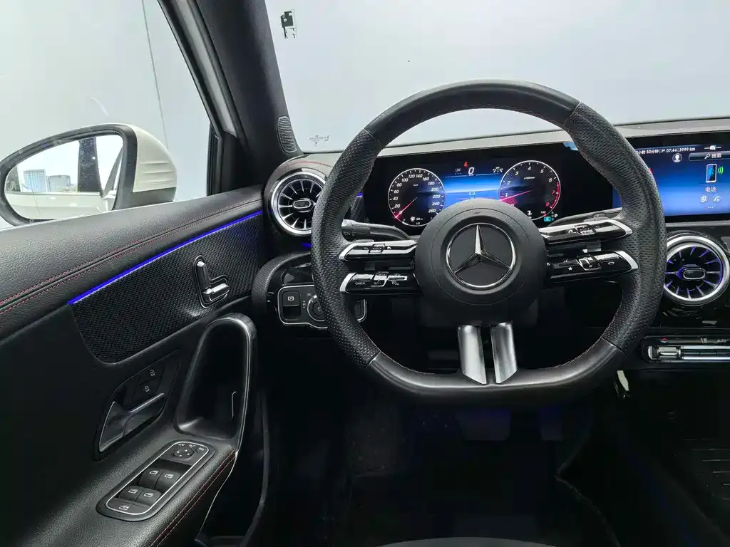 Mercedes-Benz A-Class 2024 из CN, фото 9
