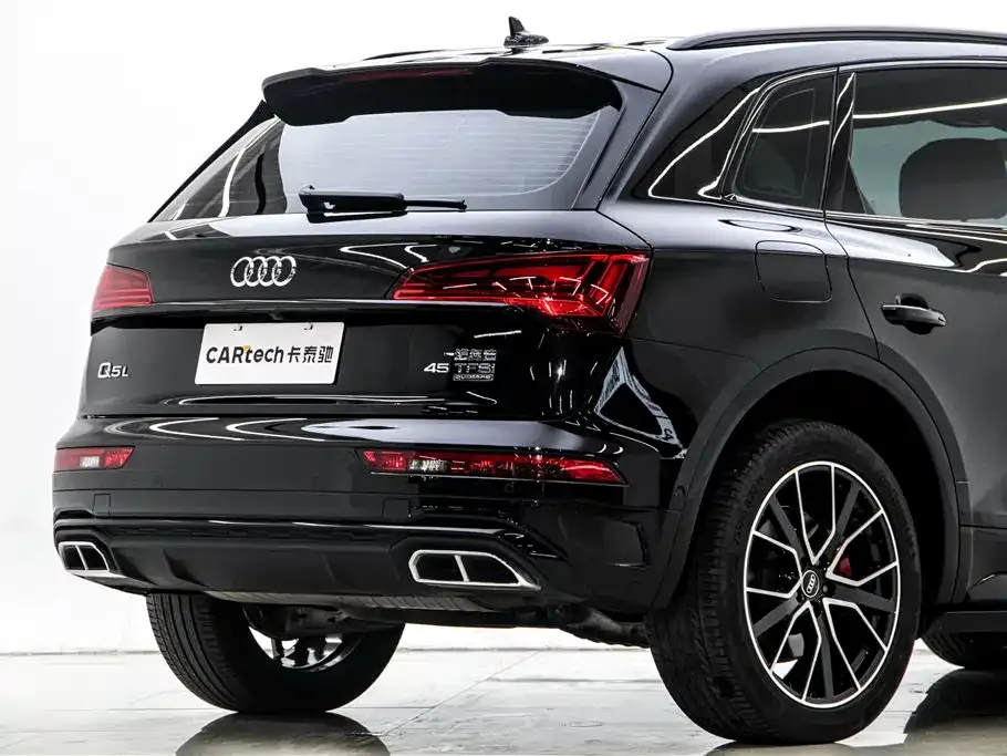 Audi Q5L — фото 8