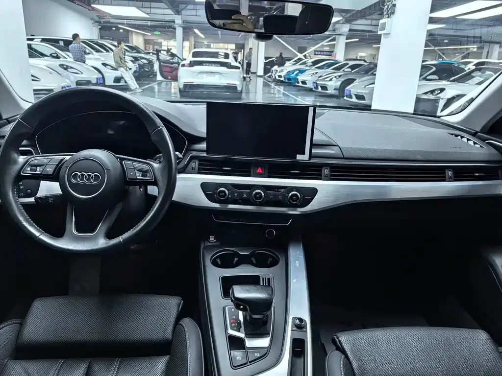 Audi A4L 2021 из CN, фото 10
