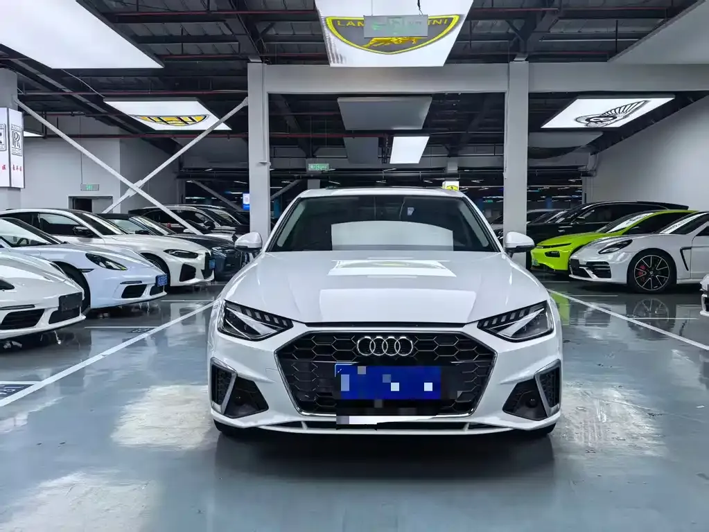 Audi A4L 2021 из CN, фото 2