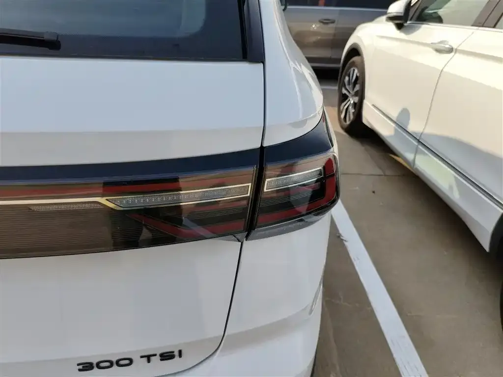 Volkswagen Tharu 2024 из CN, фото 8