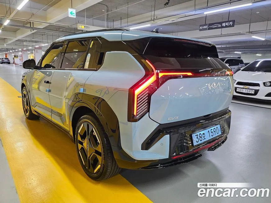 Kia EV3 — фото 2