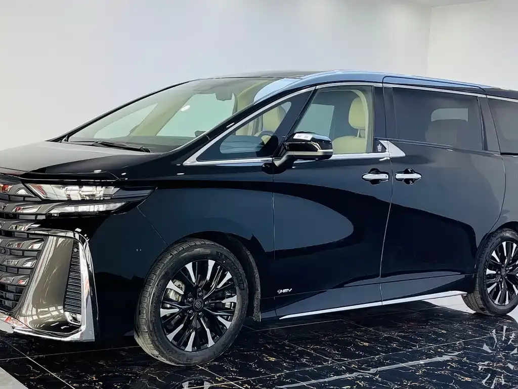Toyota Vellfire 2024 из CN, фото 2