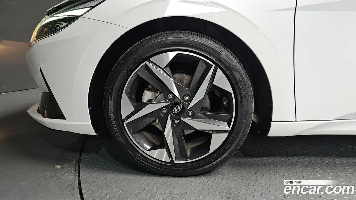 Hyundai AVANTE — фото 5