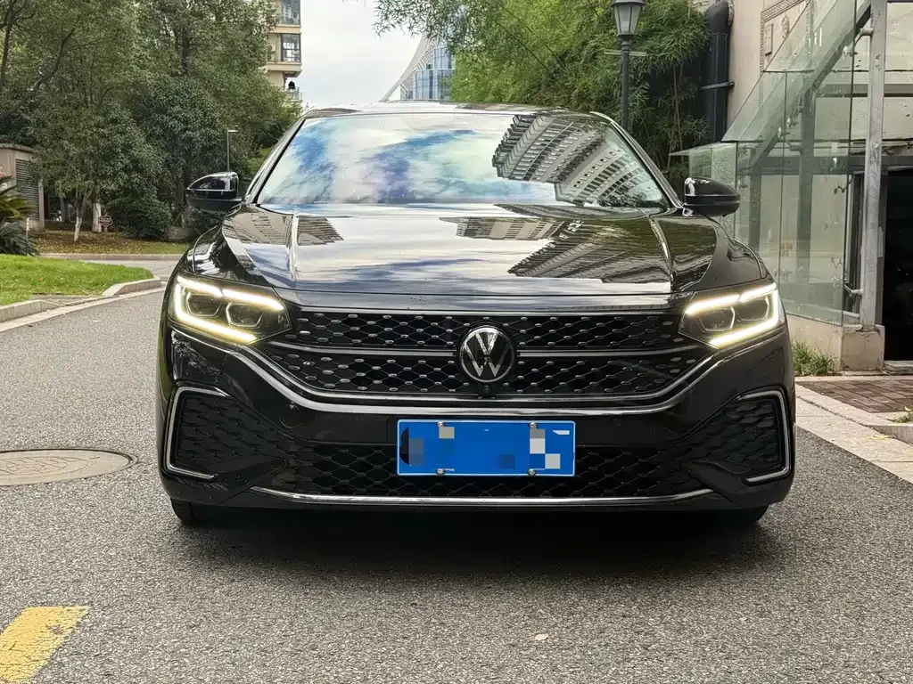 Volkswagen Passat 2023 из CN, фото 2