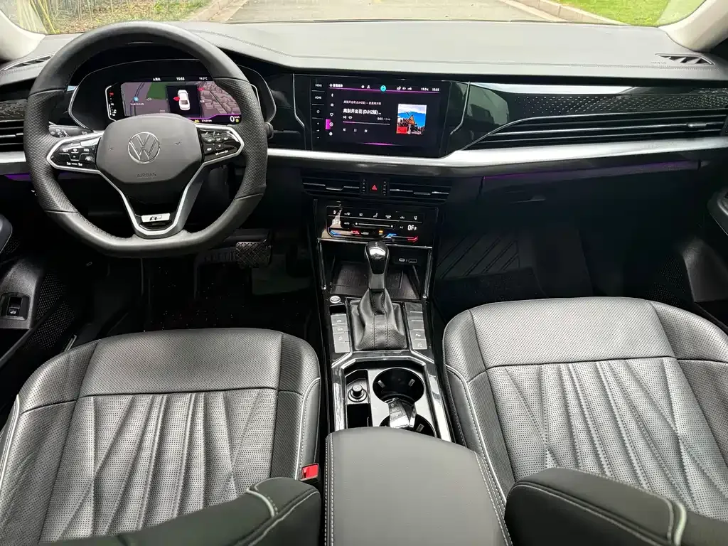 Volkswagen Passat 2023 из CN, фото 5