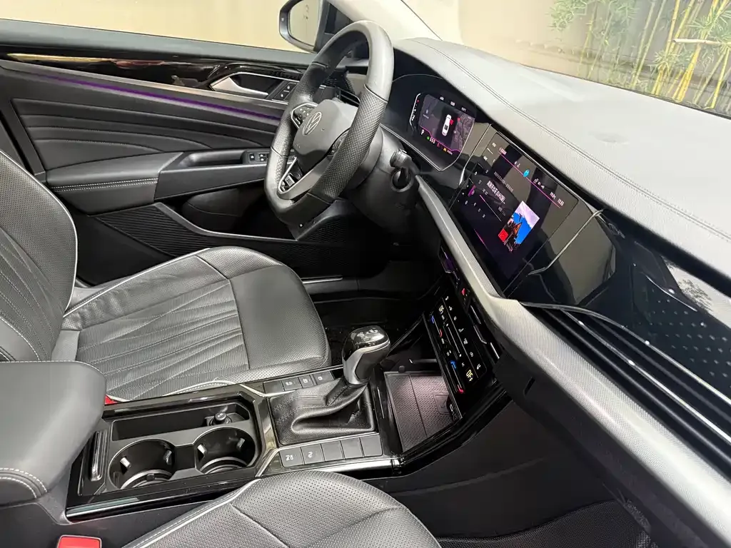 Volkswagen Passat 2023 из CN, фото 8