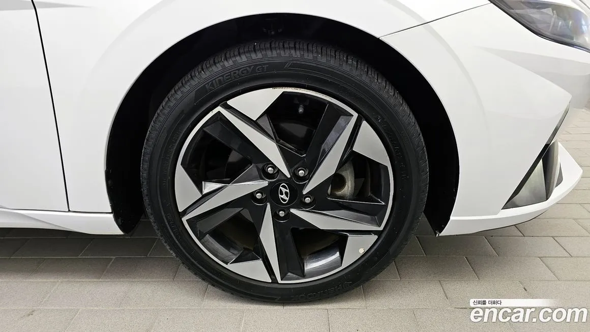 Hyundai AVANTE — фото 5