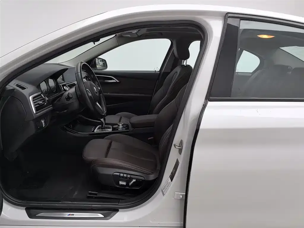 BMW 1 Series 2021 из CN, фото 10