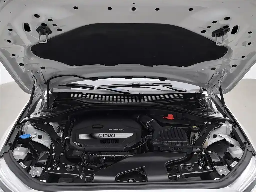 BMW 1 Series 2021 из CN, фото 6