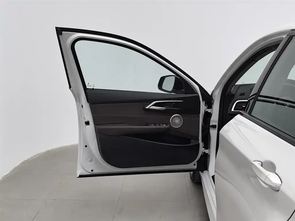 BMW 1 Series 2021 из CN, фото 8