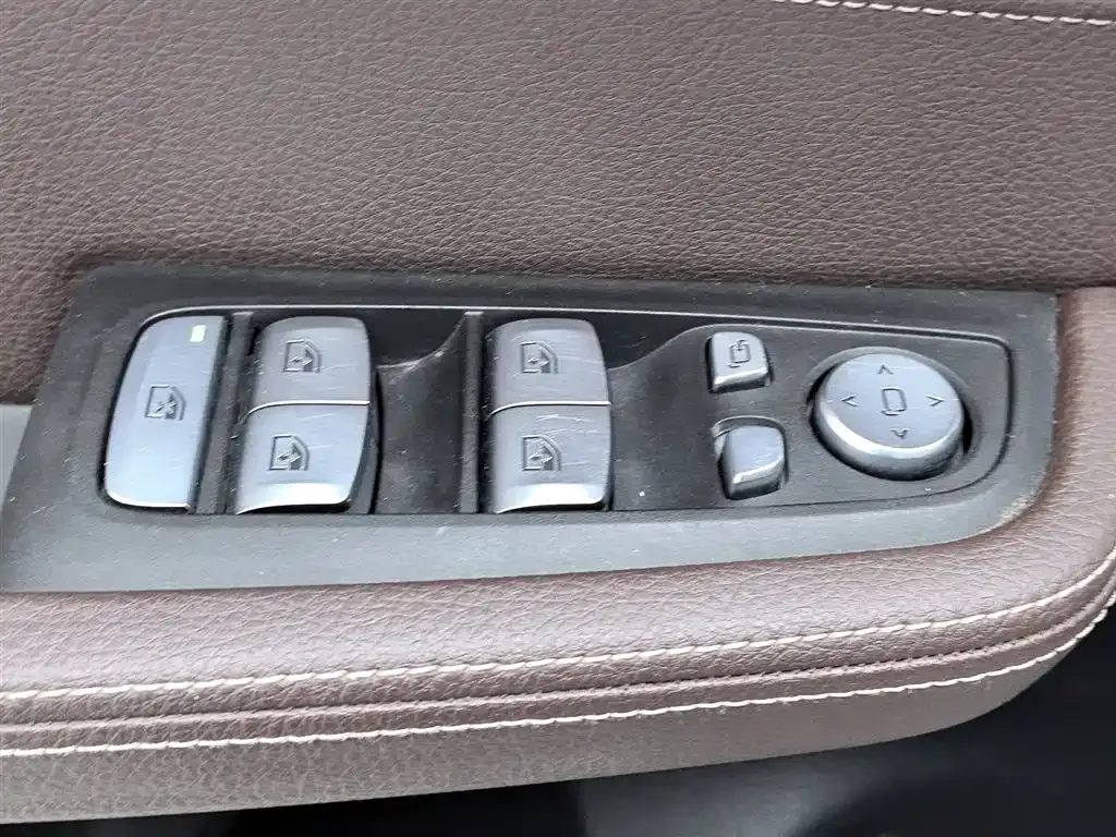 BMW 1 Series 2021 из CN, фото 9