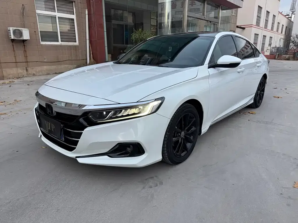 Honda Accord — фото 1