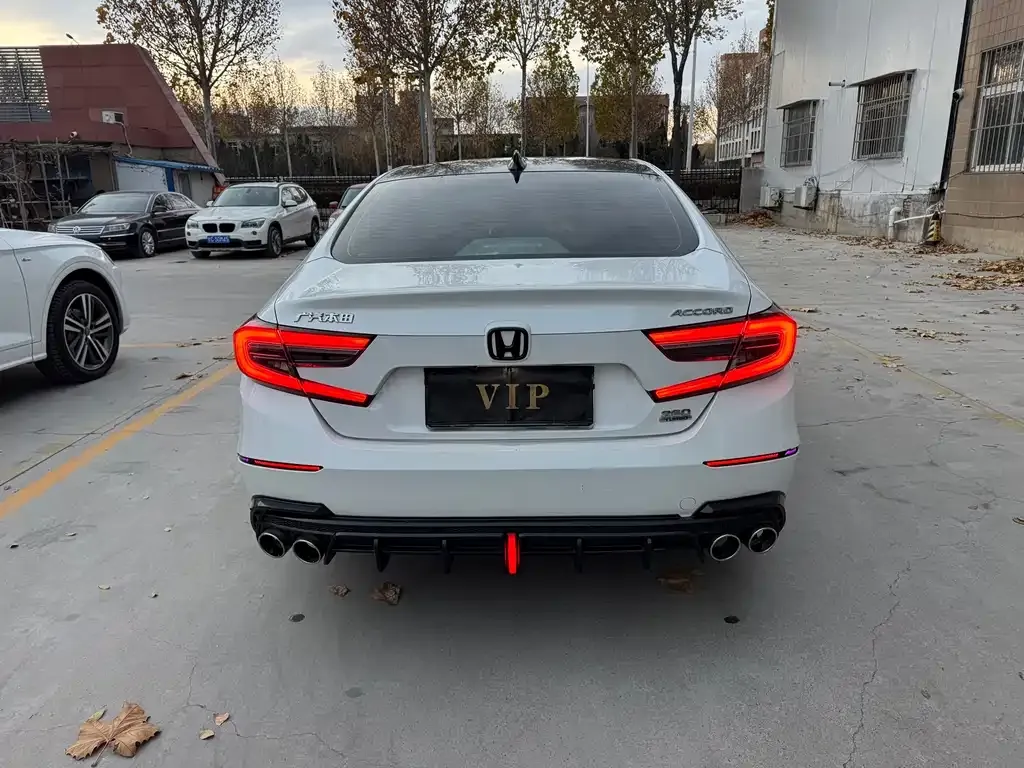 Honda Accord — фото 10