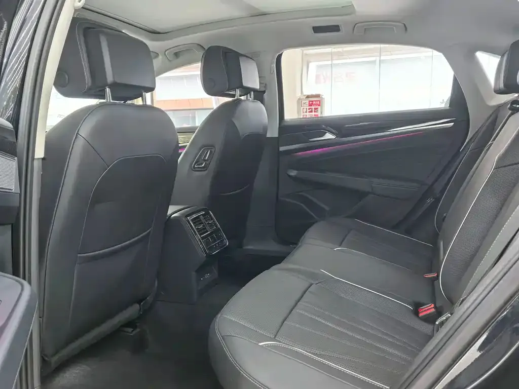 Volkswagen Passat — фото 5