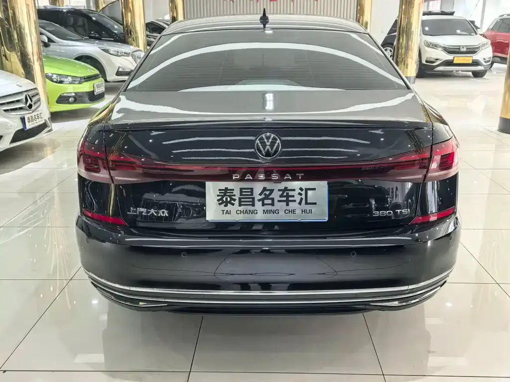 Volkswagen Passat — фото 6