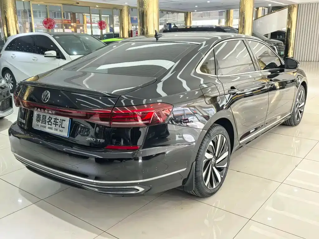 Volkswagen Passat — фото 8