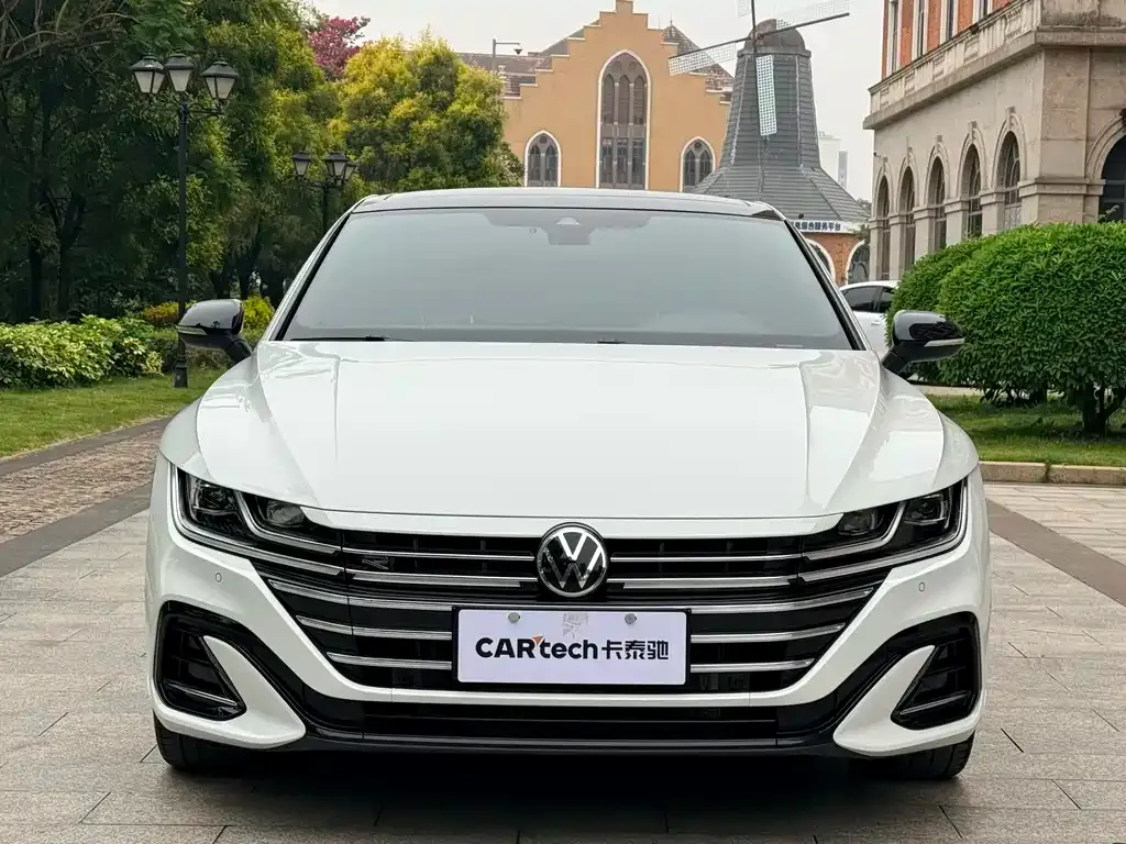Volkswagen CC 2023 из CN, фото 2