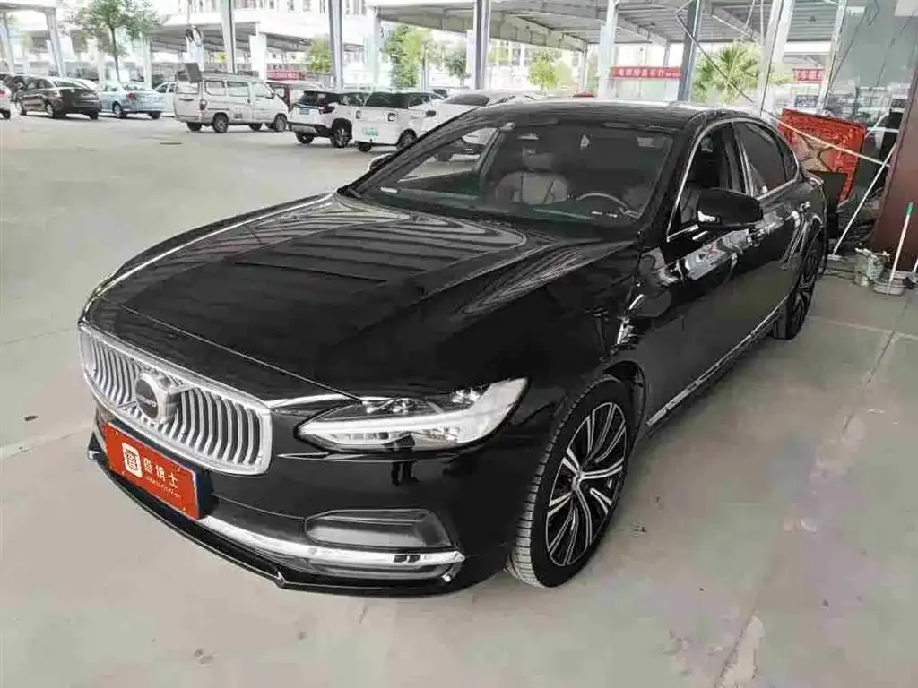 Volvo S90 — фото 1