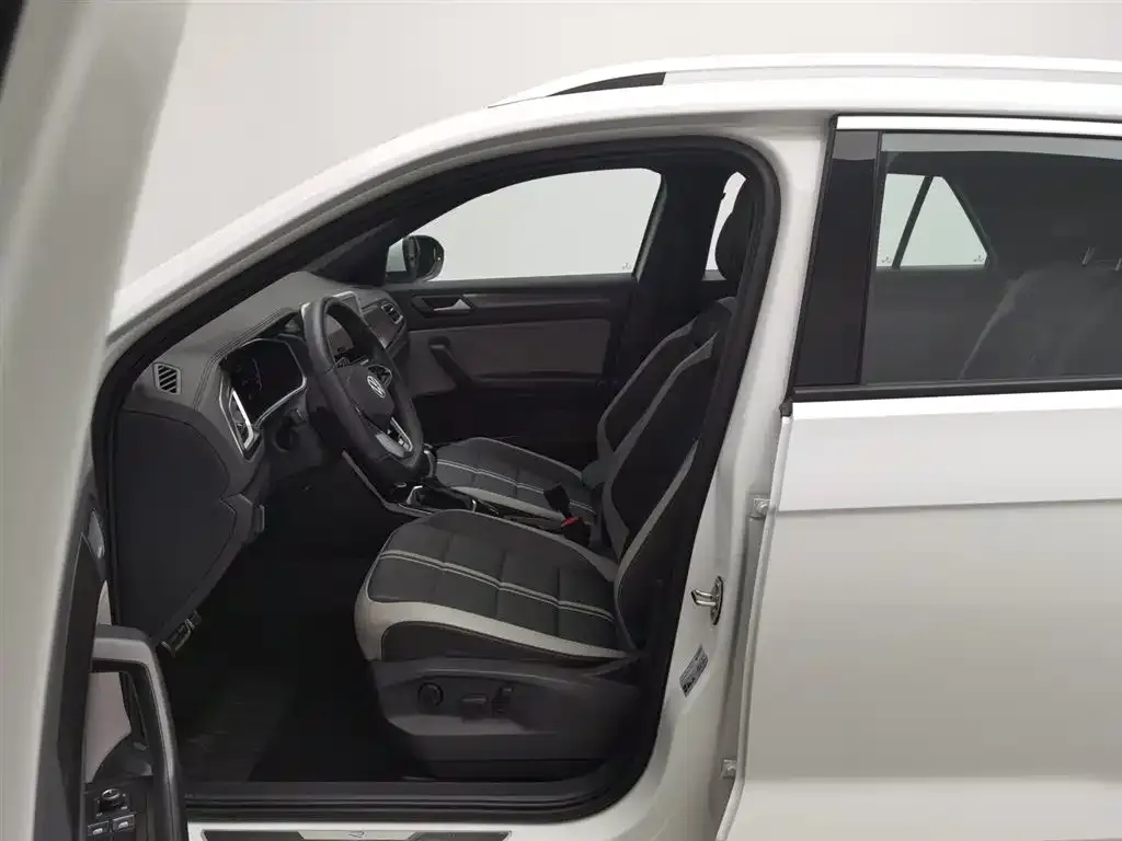 Volkswagen T-Roc 2024 из CN, фото 10