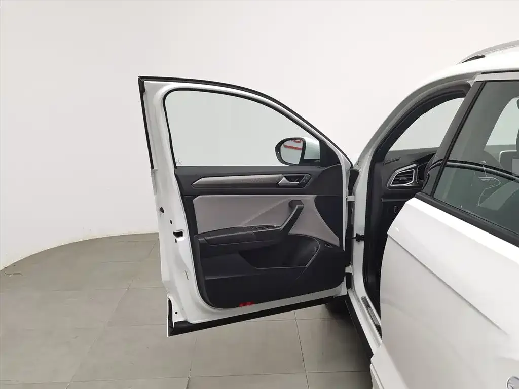 Volkswagen T-Roc 2024 из CN, фото 8