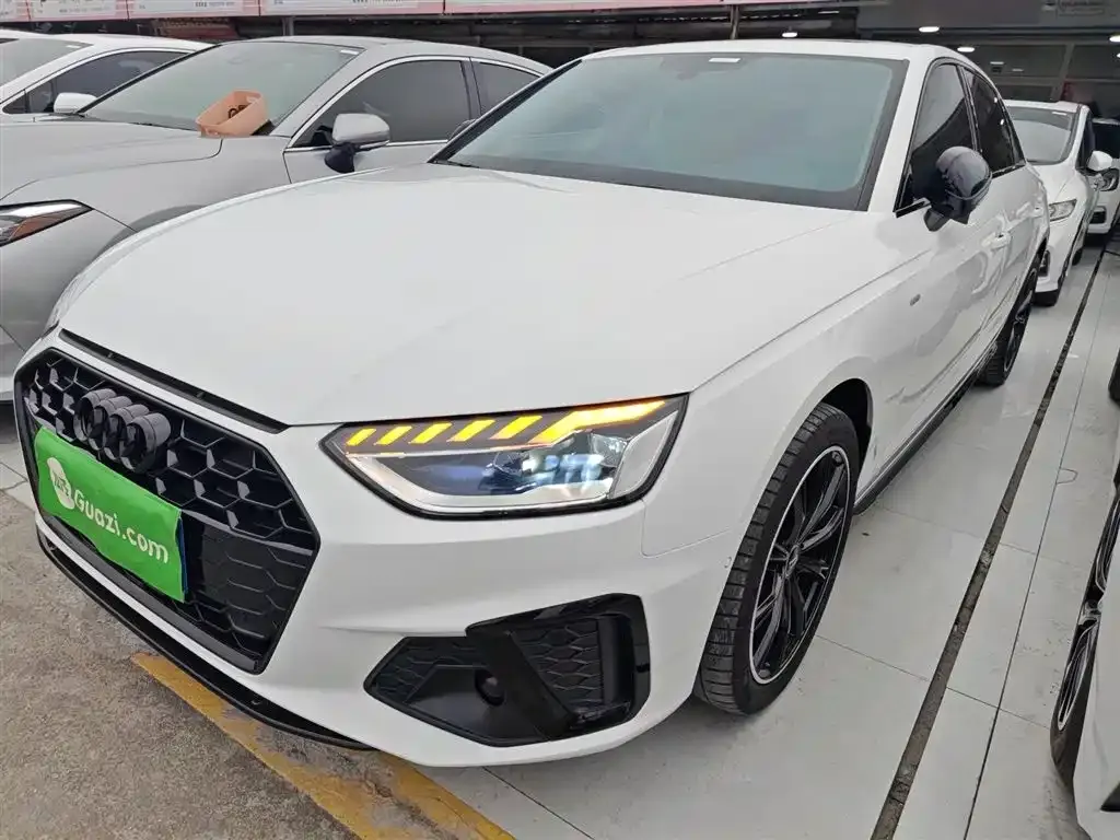 Audi A4L 2022 из CN, фото 1