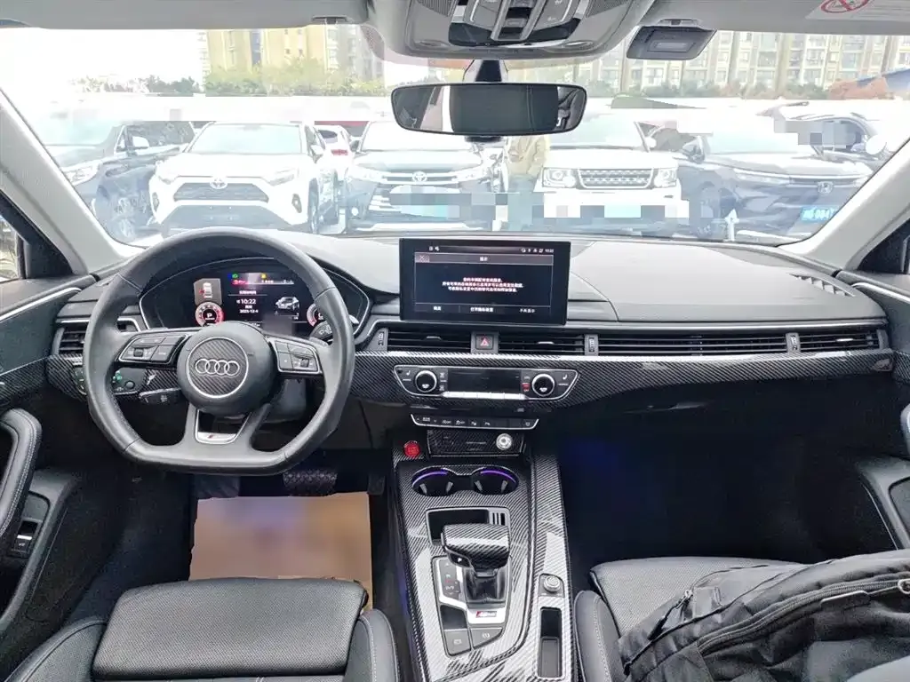 Audi A4L 2022 из CN, фото 10