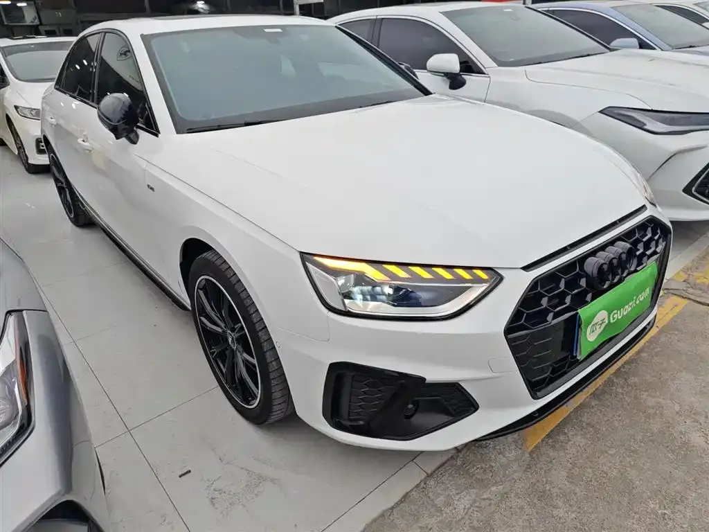 Audi A4L 2022 из CN, фото 4