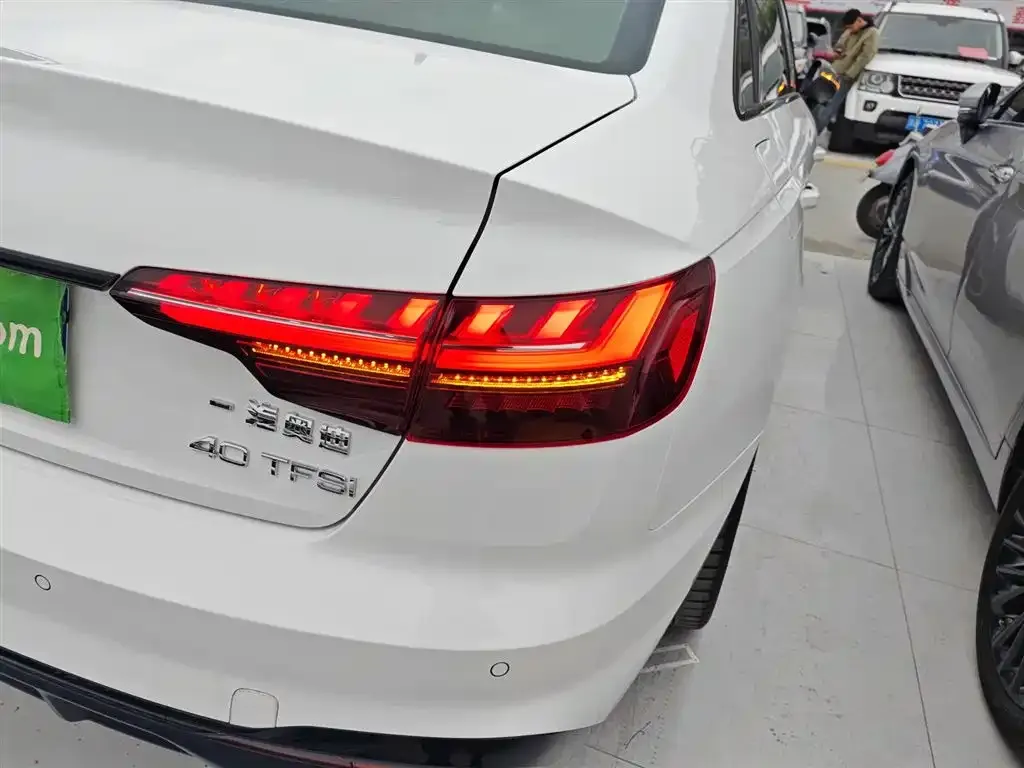 Audi A4L 2022 из CN, фото 8