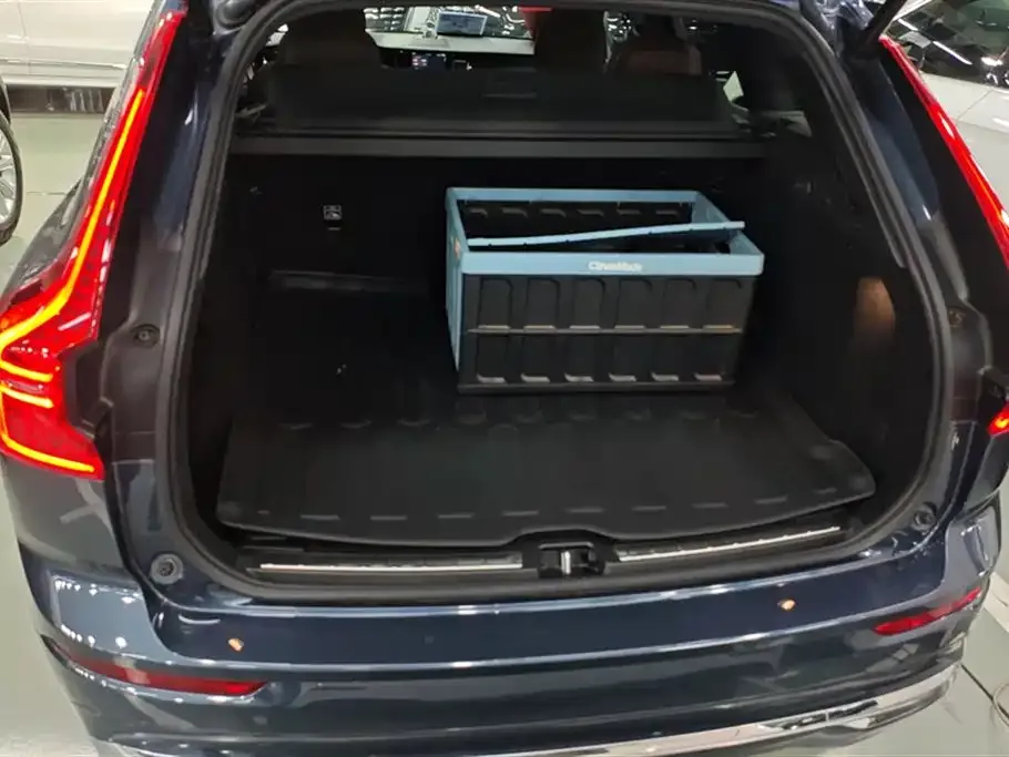 Volvo XC60 PHEV 2021 из CN, фото 4