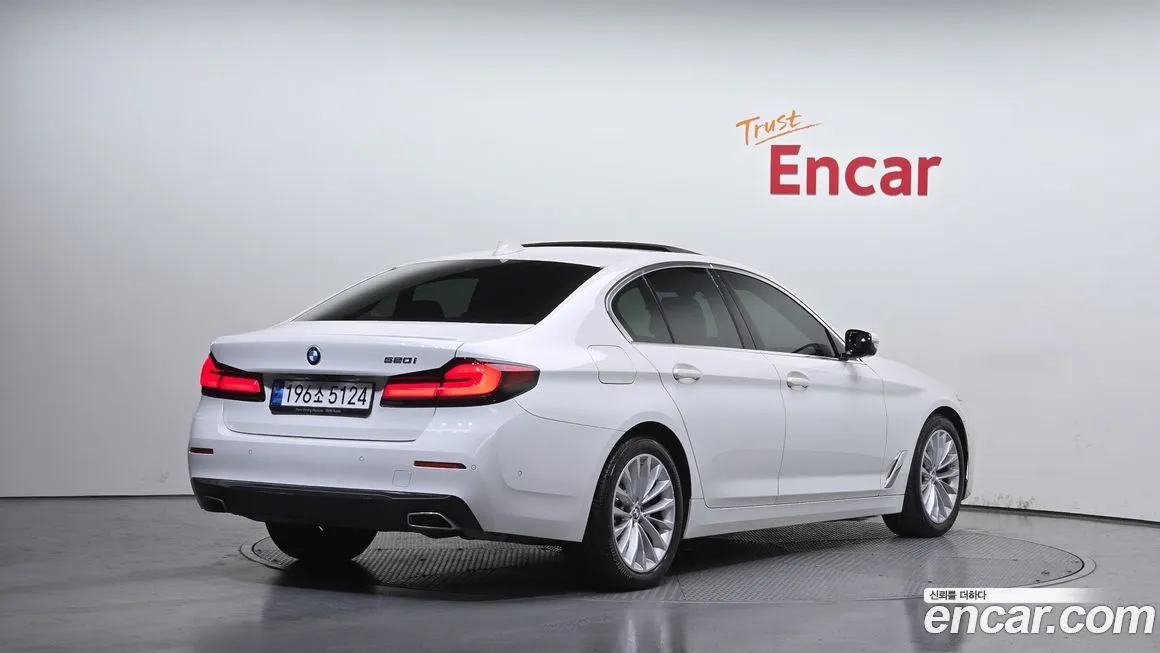 BMW 5-Series 2022 из KR, фото 2