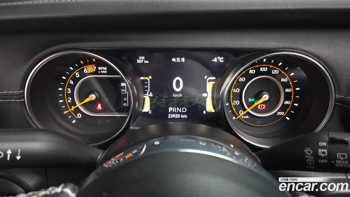 Jeep Wrangler 2021 из KR, фото 8