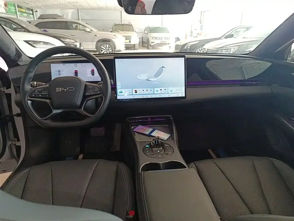 BYD Seal — фото 10