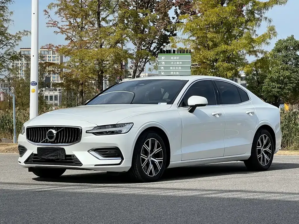 Volvo S60 — фото 4