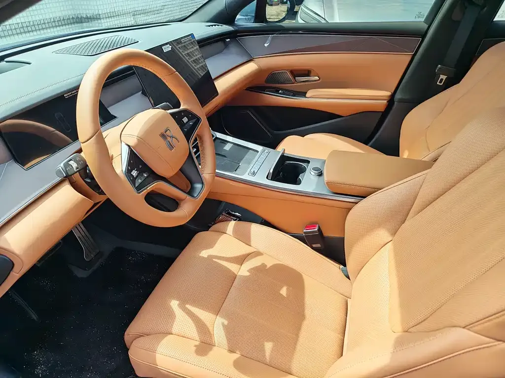 [object Object] 汉L 2025 из CN, фото 2