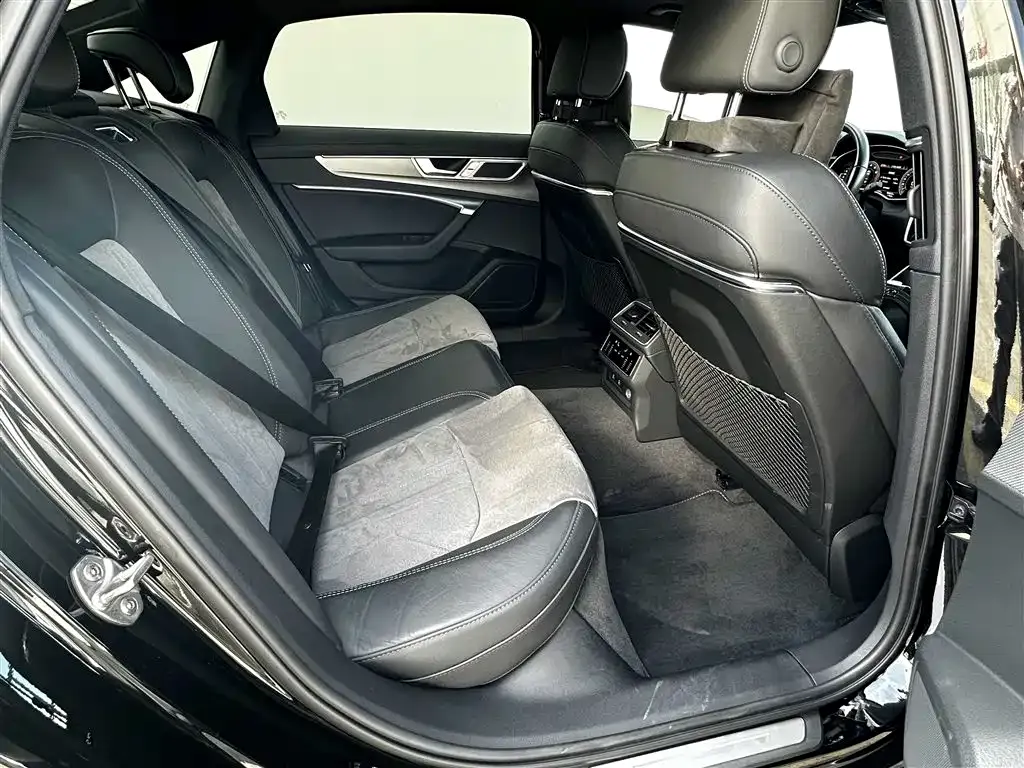 Audi A6L 2022 из CN, фото 8