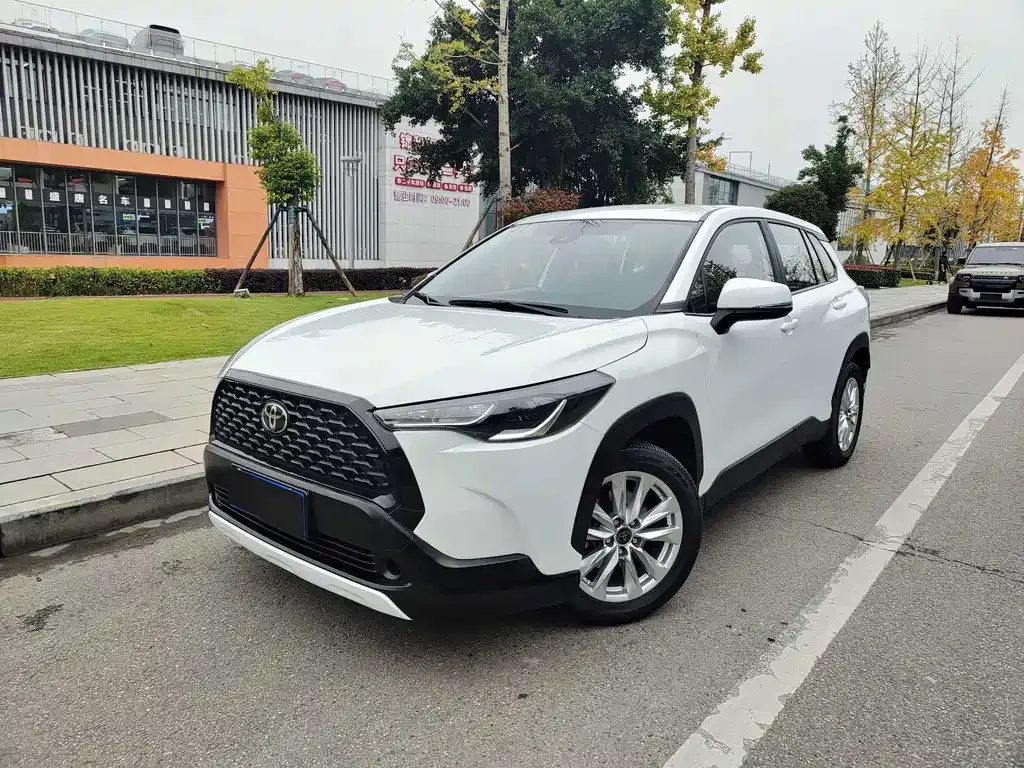 Toyota Corolla Cross 2023 из CN, фото 1