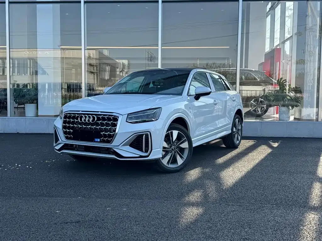 Audi Q2L 2025 из CN, фото 1