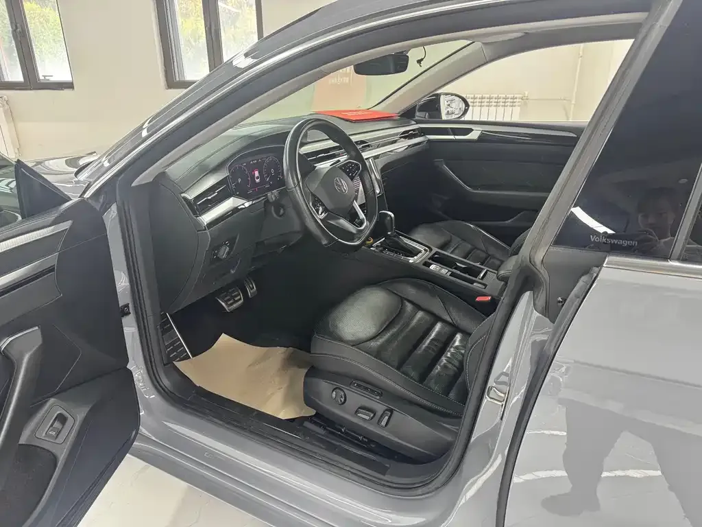 Volkswagen CC 2023 из CN, фото 10