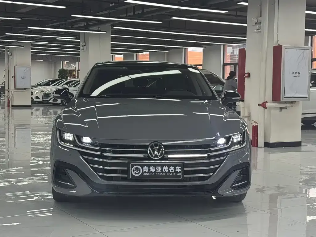 Volkswagen CC 2023 из CN, фото 2