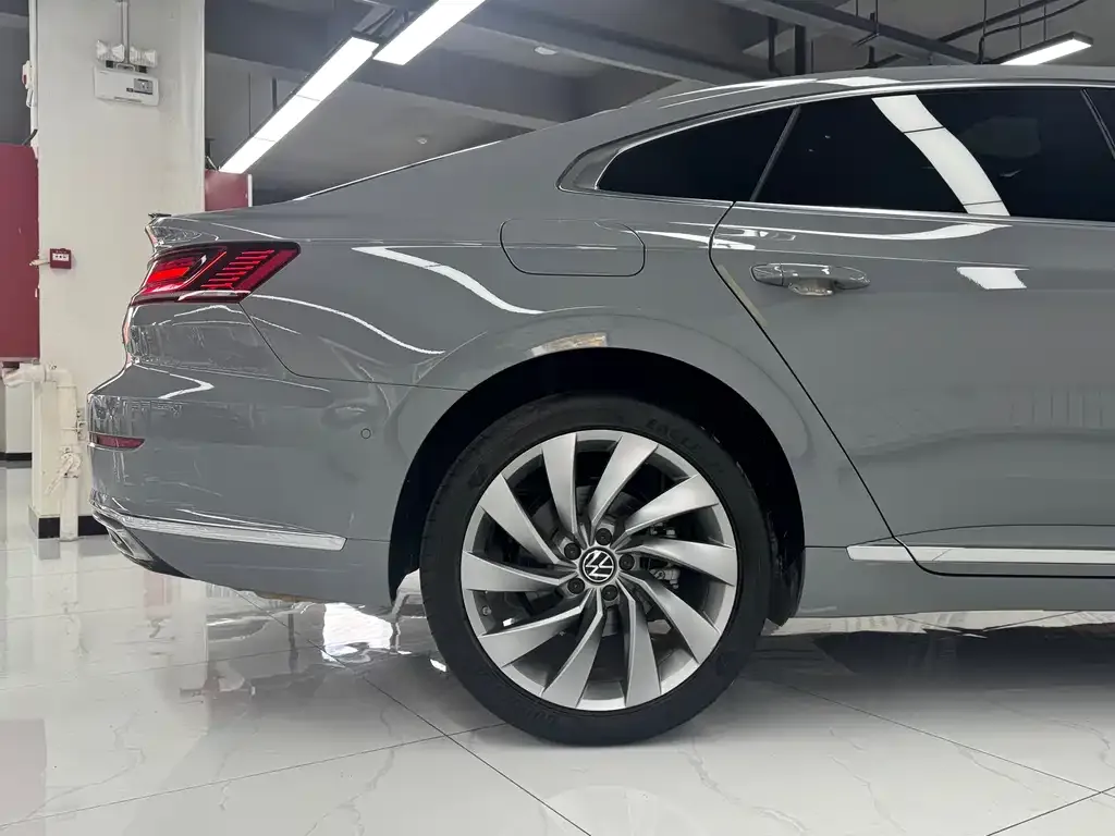 Volkswagen CC 2023 из CN, фото 7