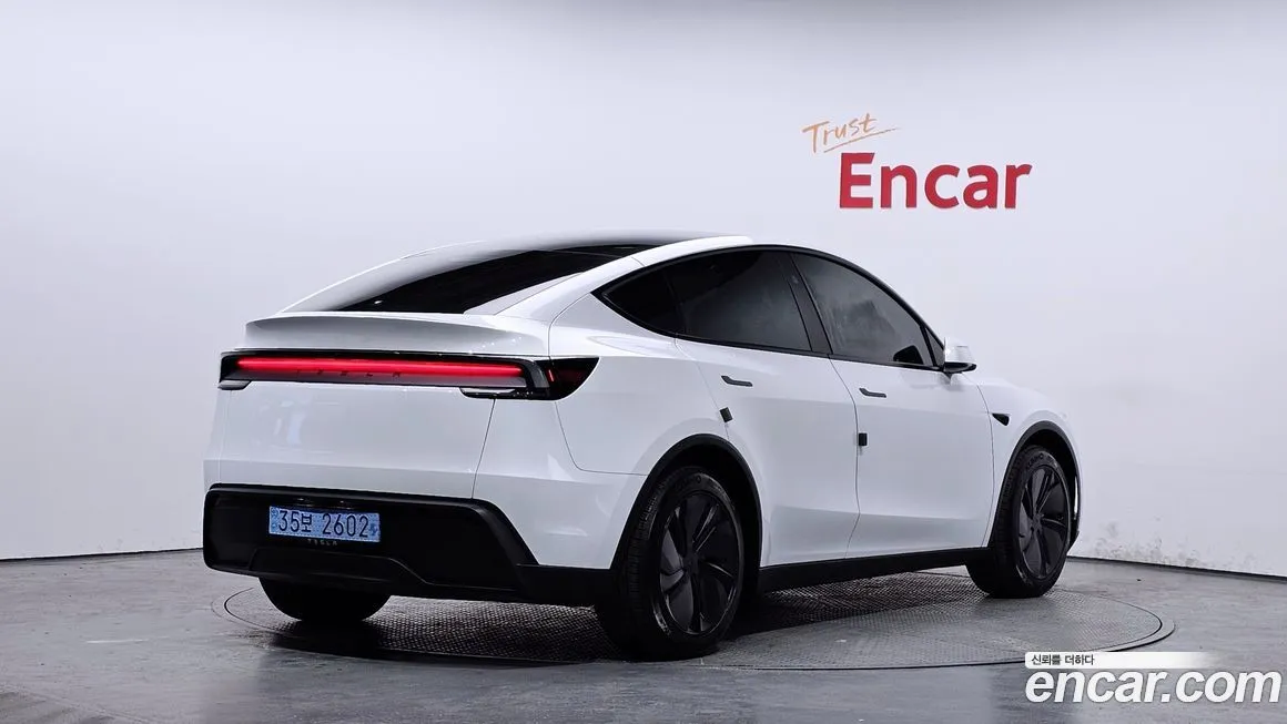 Tesla Model Y 2025 из KR, фото 2