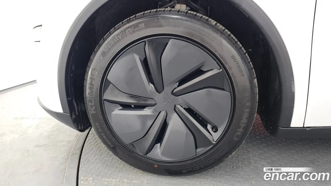 Tesla Model Y 2025 из KR, фото 5