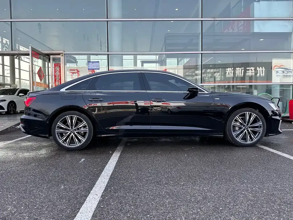 Audi A6L 2023 из CN, фото 2