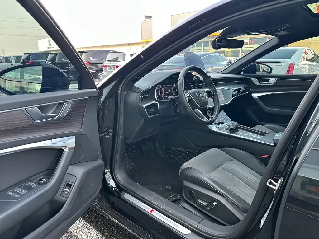 Audi A6L 2023 из CN, фото 4