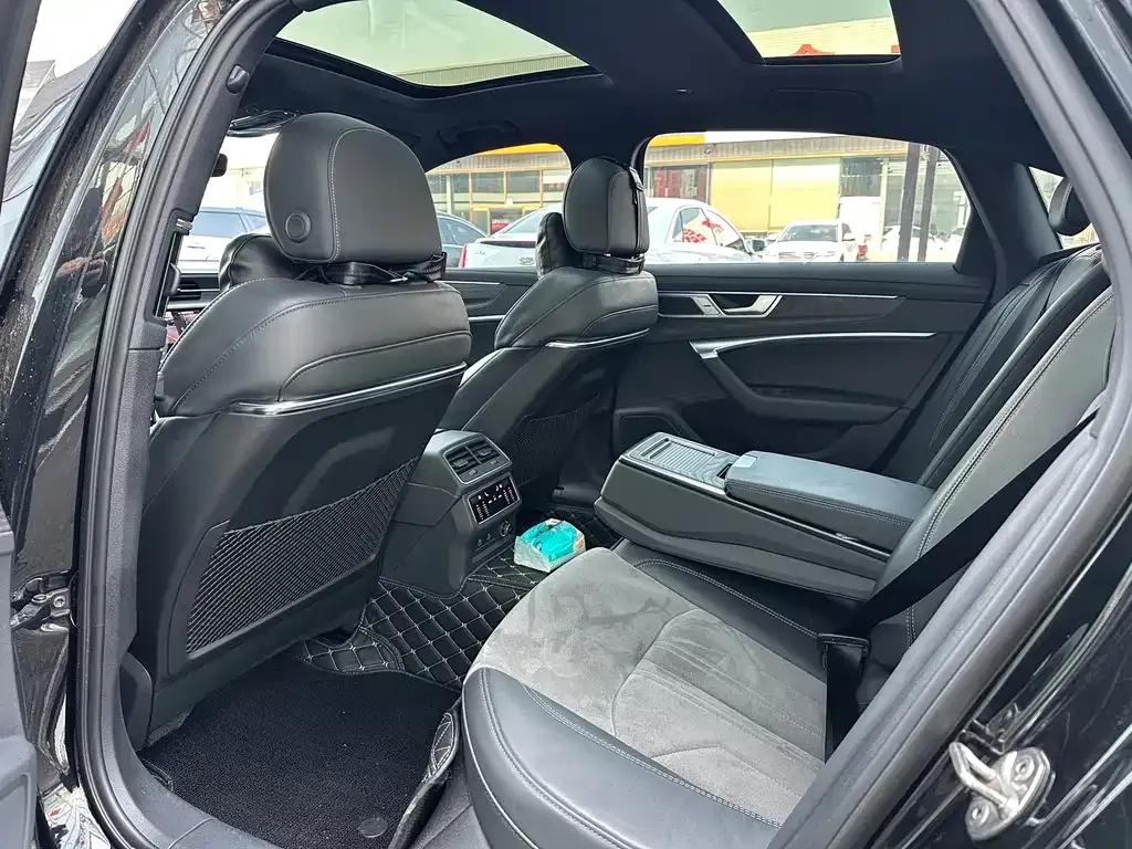 Audi A6L 2023 из CN, фото 5