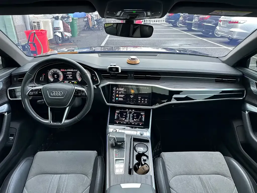 Audi A6L 2023 из CN, фото 6