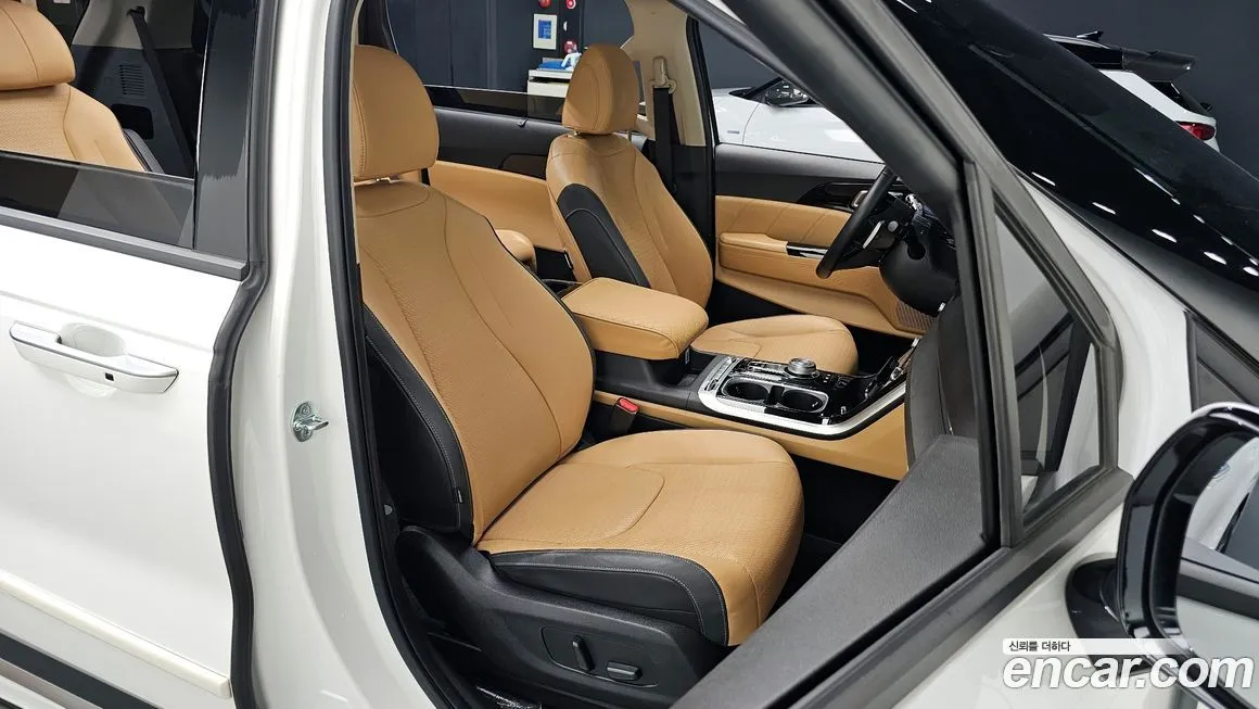 Kia Carnival — фото 10